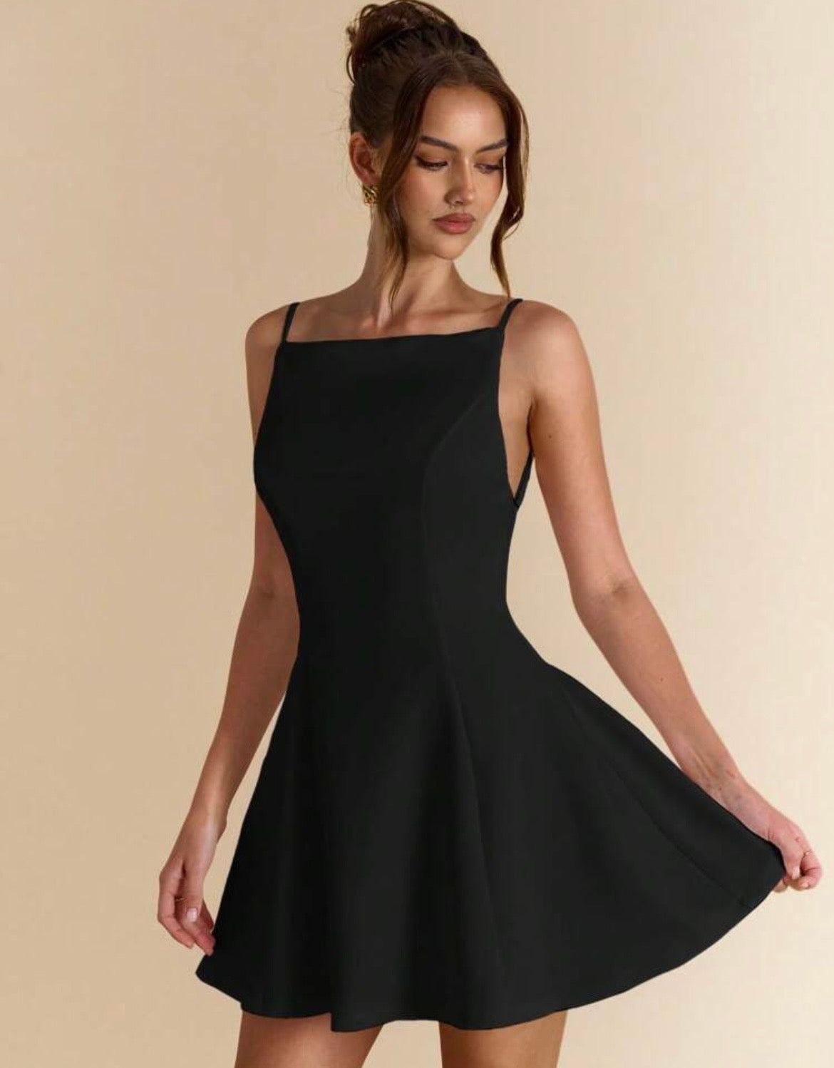 Vestido con espalda descubierta