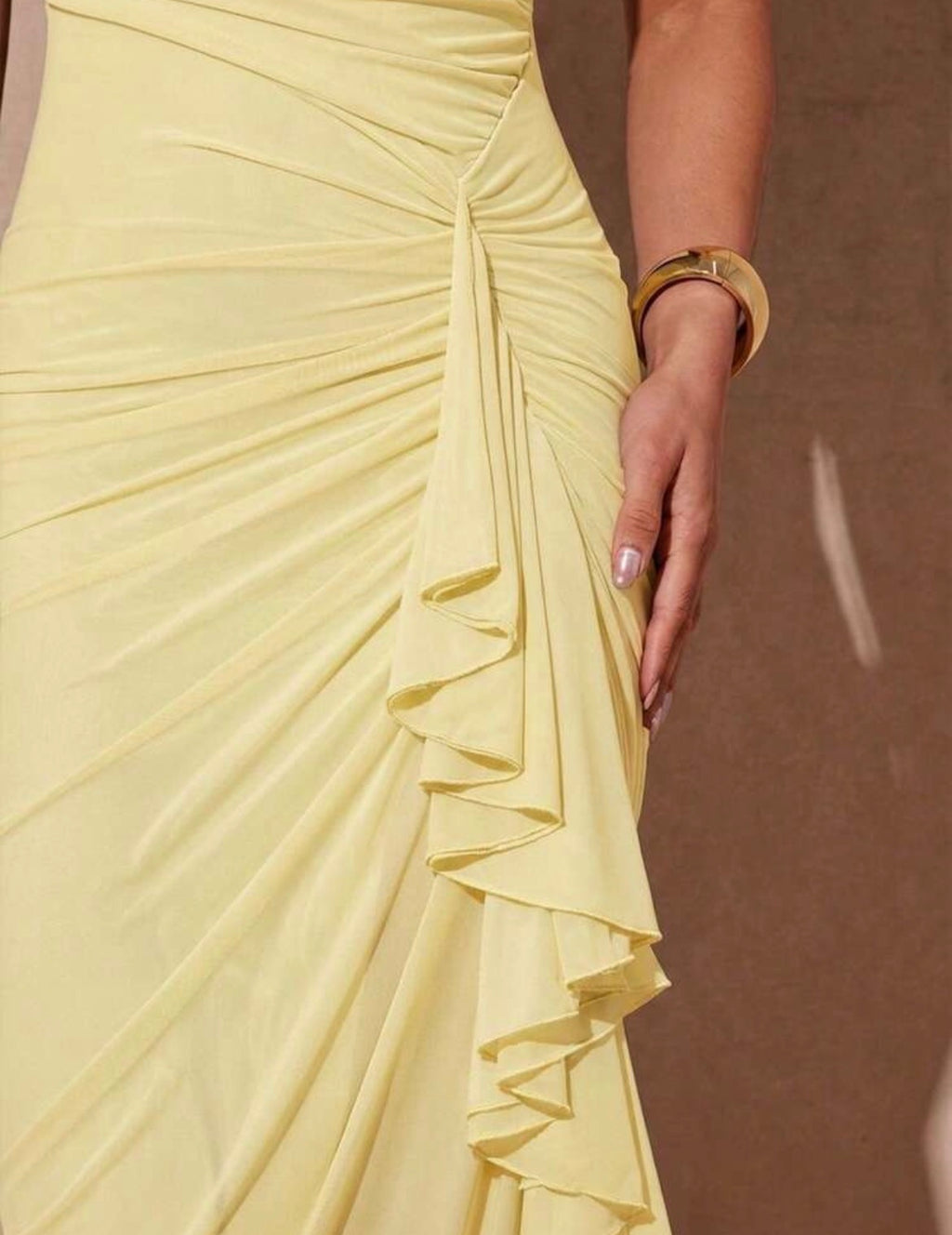 Vestido con abertura