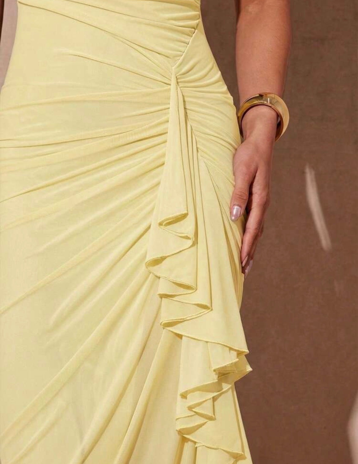 Vestido con abertura
