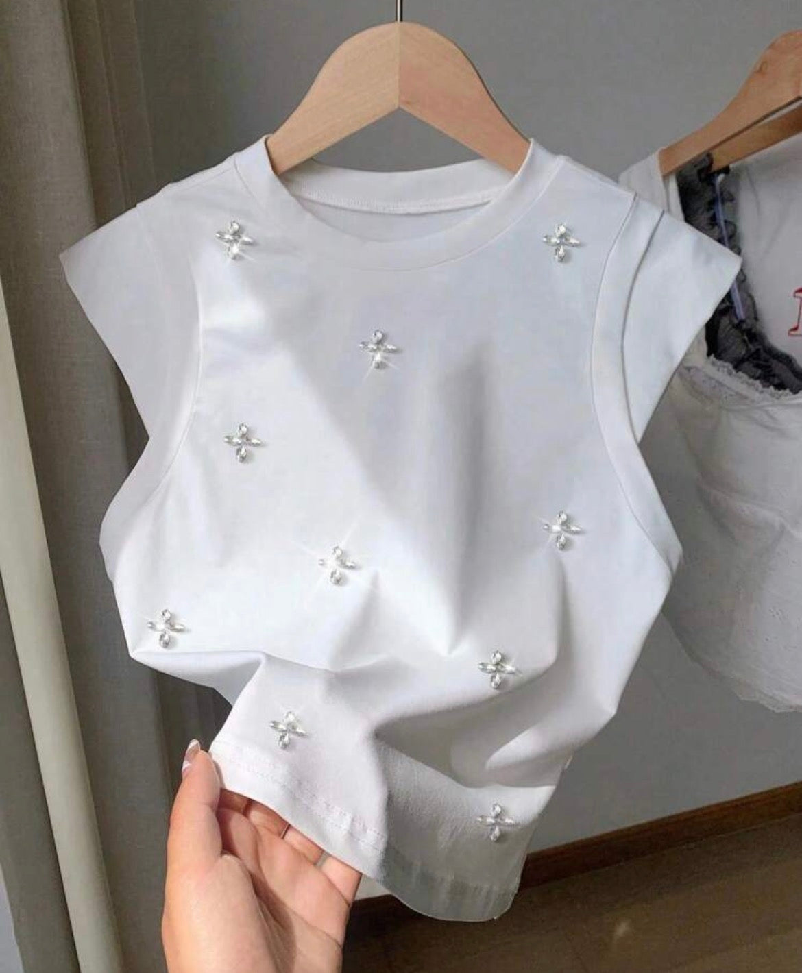 Camiseta floral de cristales