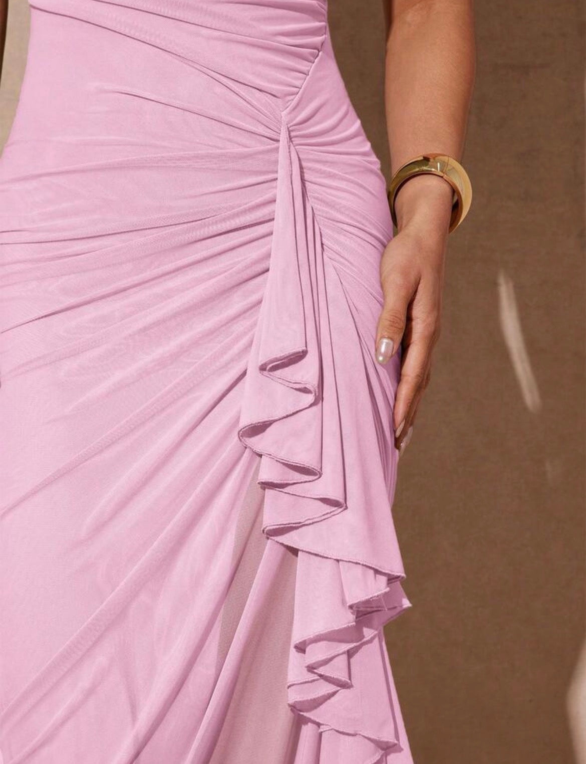 Vestido con abertura