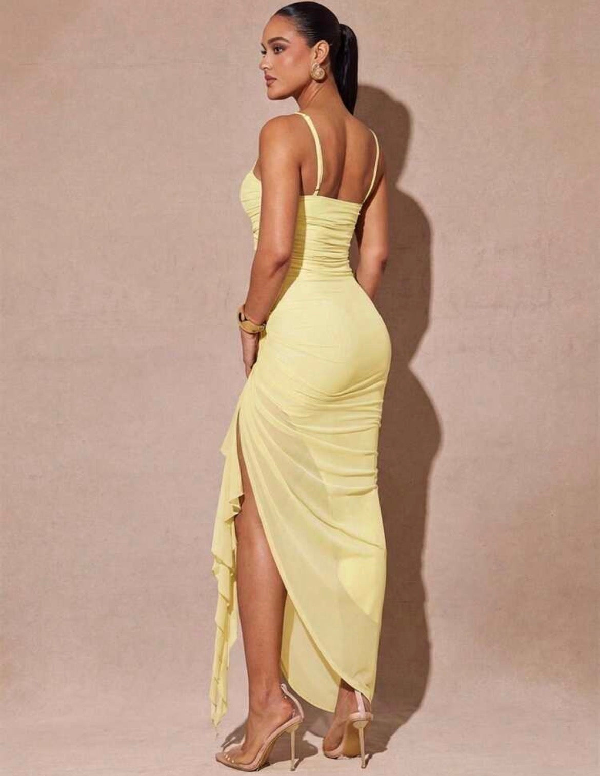 Vestido con abertura