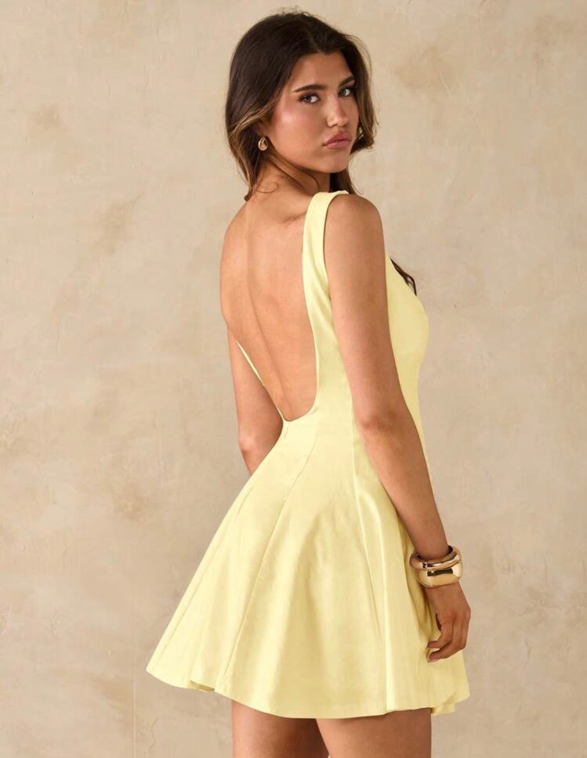 Vestido con escote