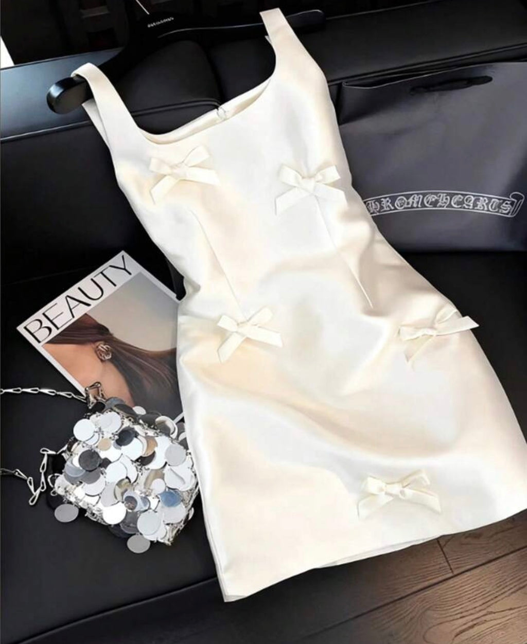 Vestido satin con lazos