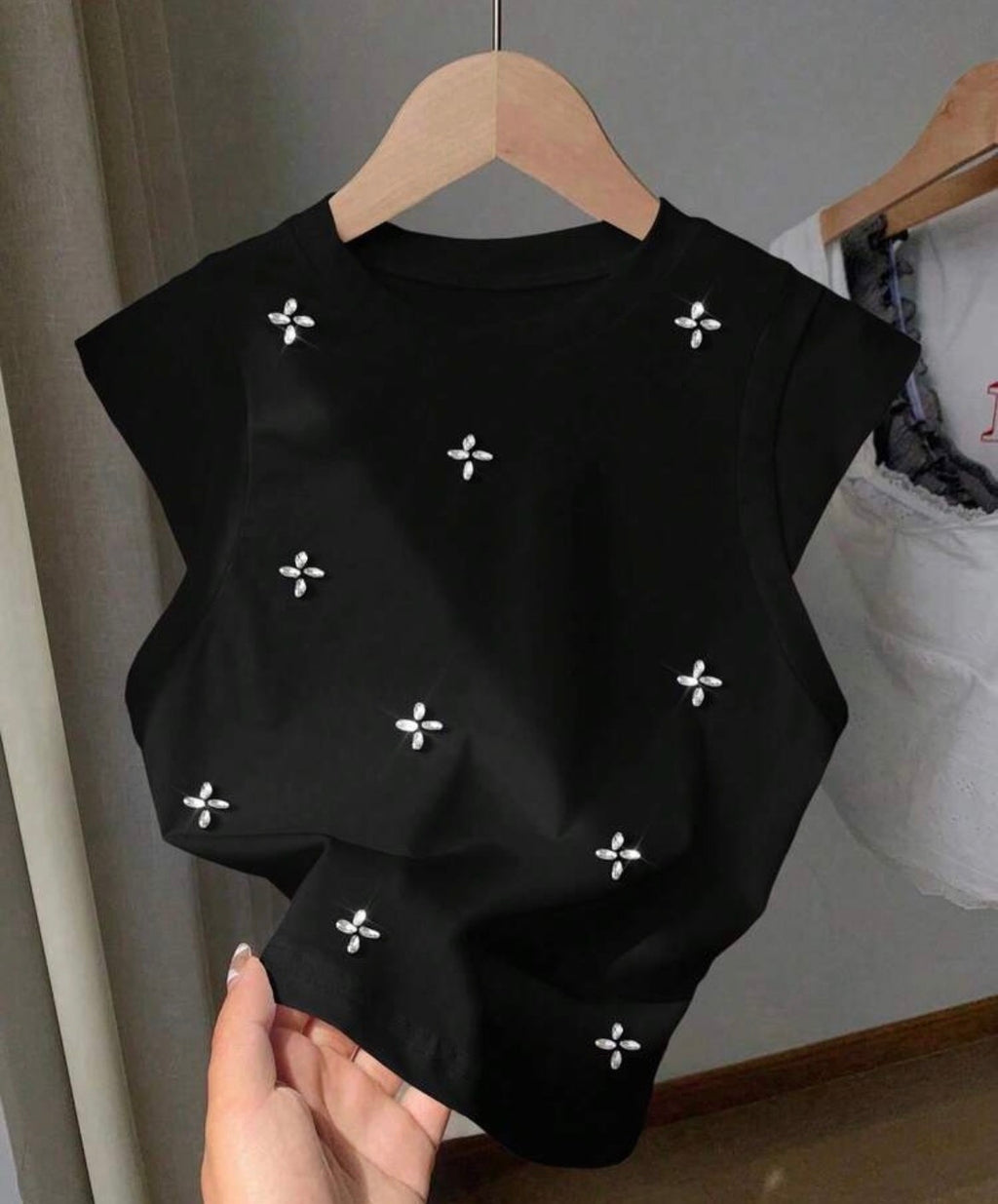 Camiseta floral de cristales