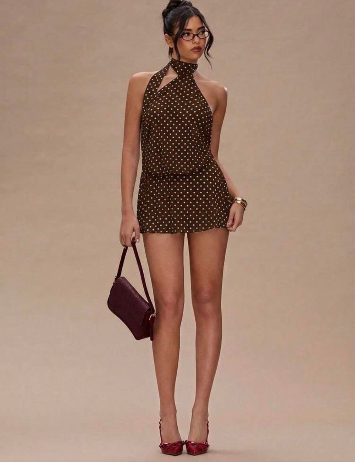 Vestido con motas