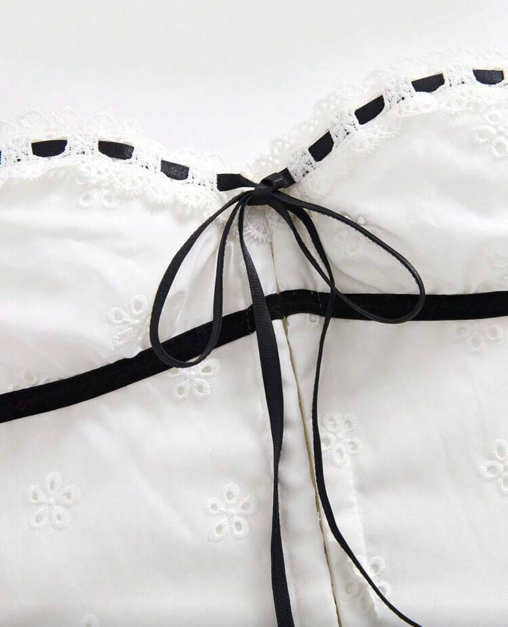 Corset de broderi